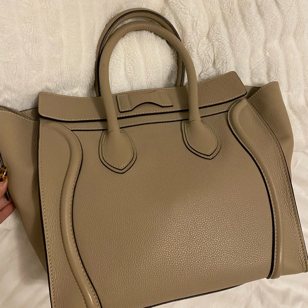 COPY - Celine tan handbag - Picture 7 of 11